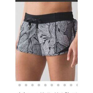 EUC Lululemon Hotty Hot Shorts